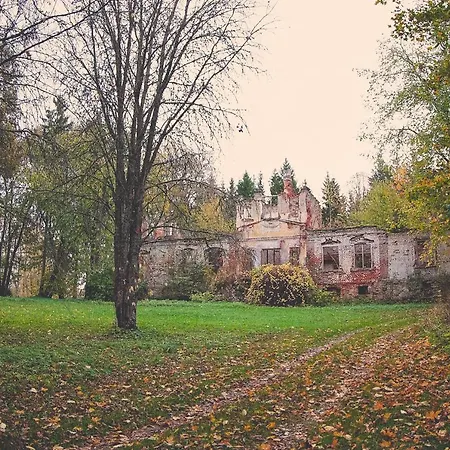 Manor *
